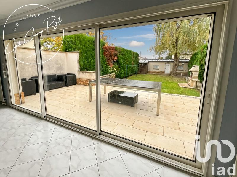 Maison - 151 m² - 8 pièces