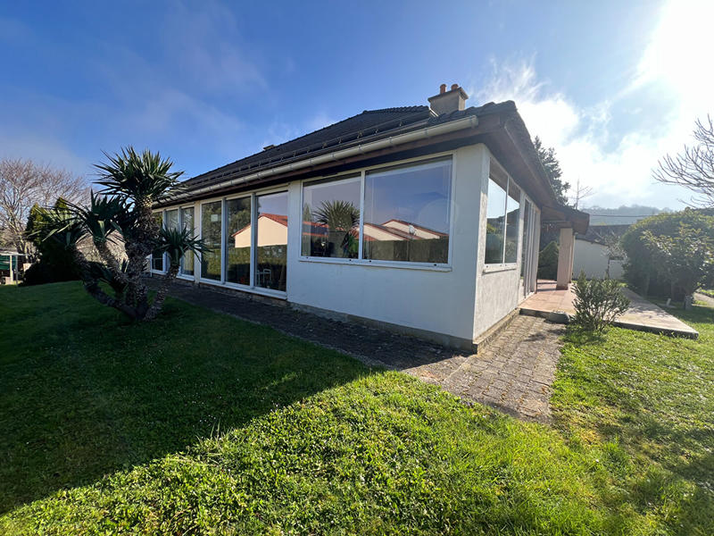 Maison - 232 m² - 7 pièces