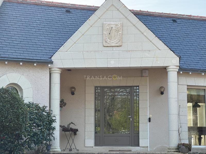 Maison - 300 m² - 8 pièces