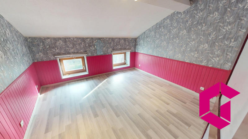 Maison - 217 m² - 9 pièces