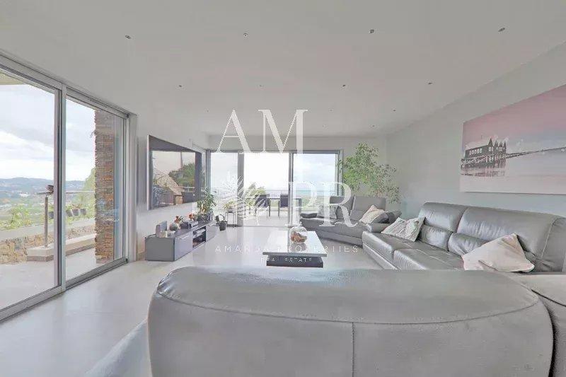 Maison - 291 m² - 8 pièces