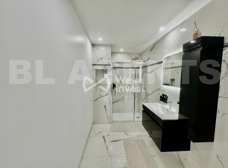 Maison - 221 m² - 7 pièces