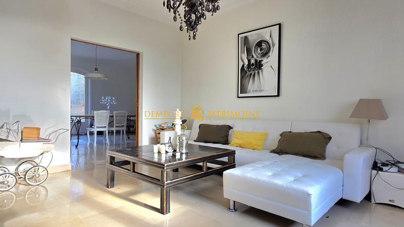 Maison - 246 m² - 6 pièces