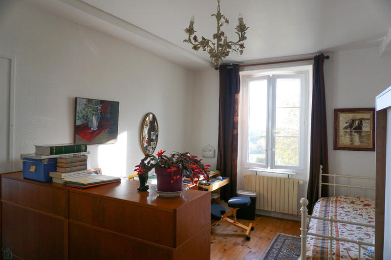 Maison - 298 m² - 9 pièces