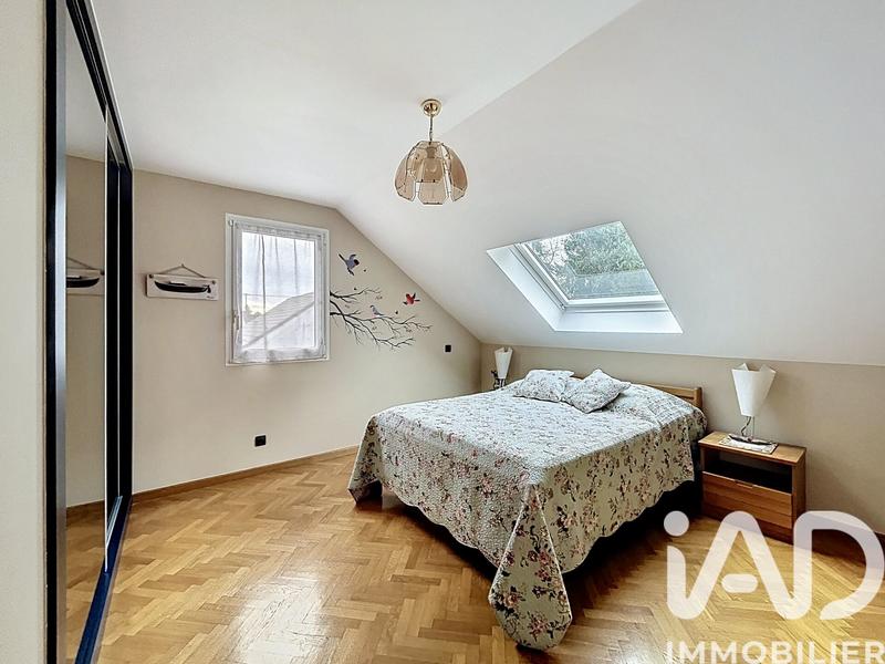 Maison - 225 m² - 8 pièces