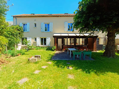 Maison - 226 m² - 8 pièces