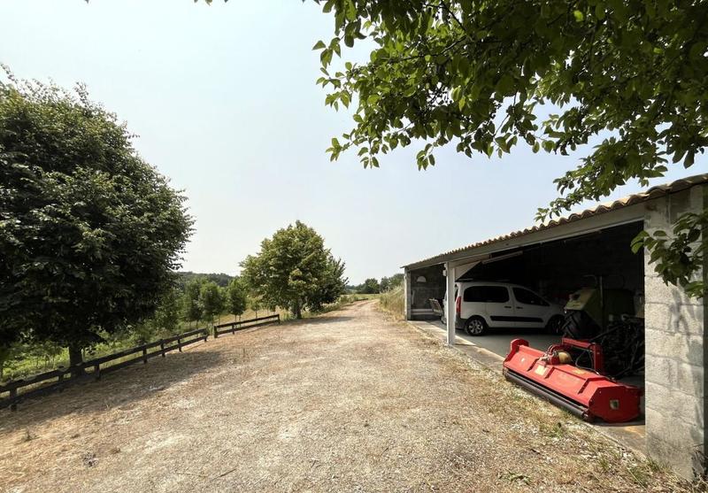 Maison - 250 m² - 6 pièces