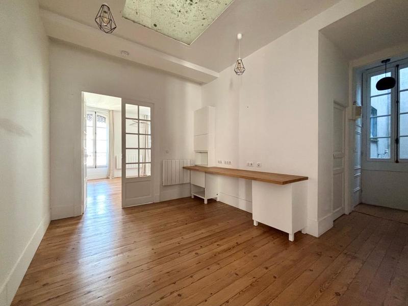 Appartement - 77 m² - 3 pièces