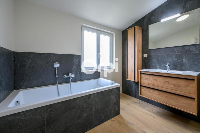 Maison - 98 m² - 5 pièces