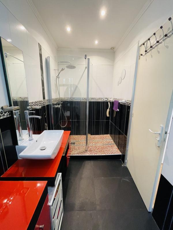 Maison - 196 m² - 5 pièces