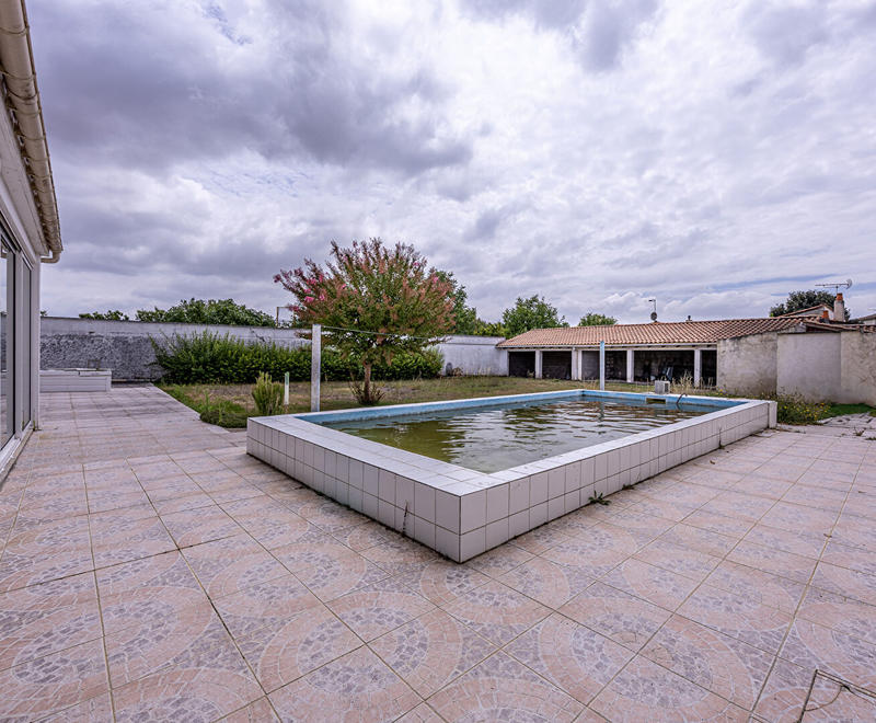 Maison - 201 m² - 7 pièces