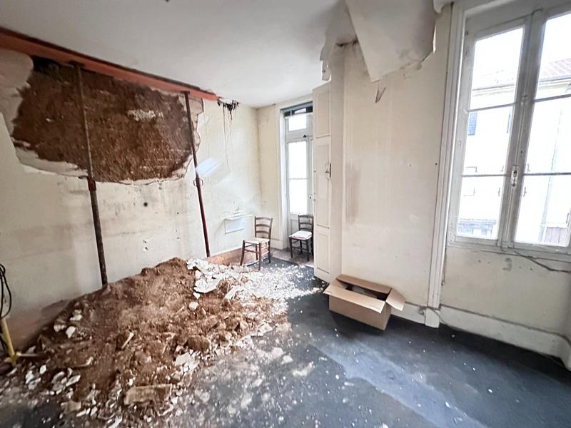 Maison - 220 m² - 8 pièces