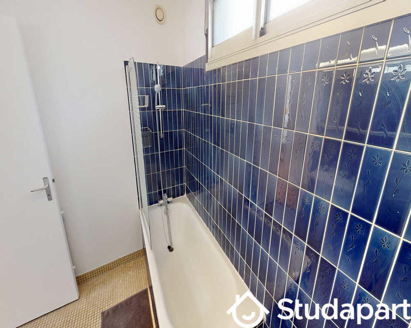 Chambre - 70 m² - 1 pièce