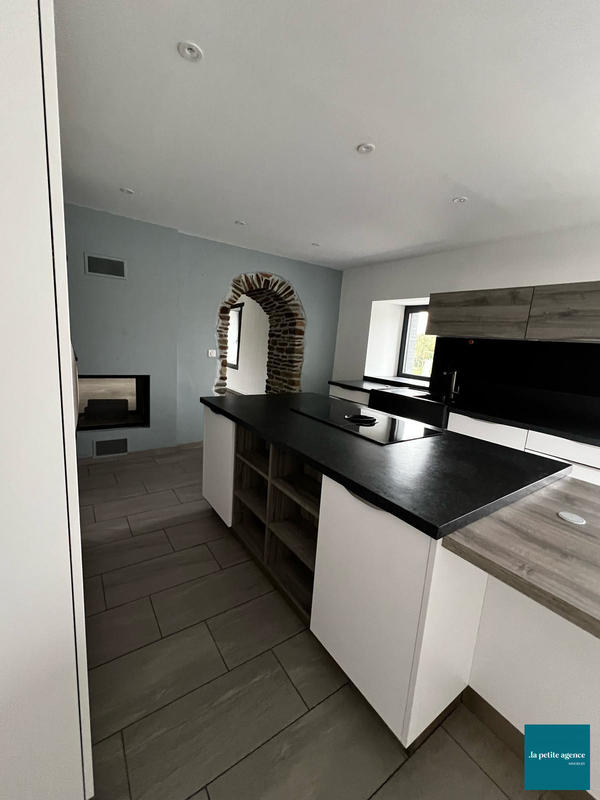 Maison - 254 m² - 6 pièces