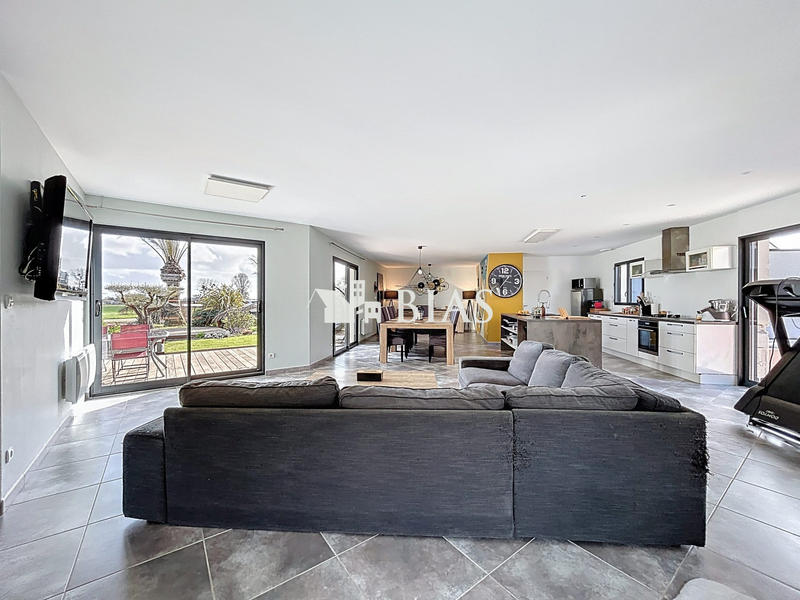 Maison contemporaine - 172 m² - 5 pièces