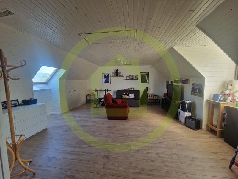 Maison - 181 m² - 8 pièces