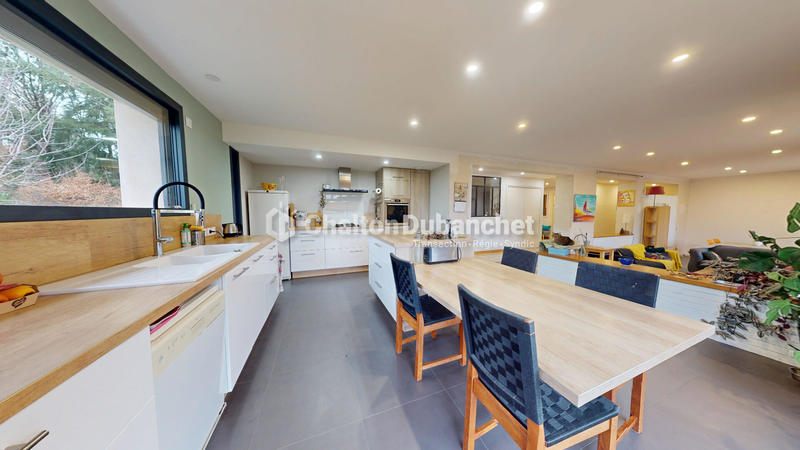 Maison - 175 m² - 6 pièces