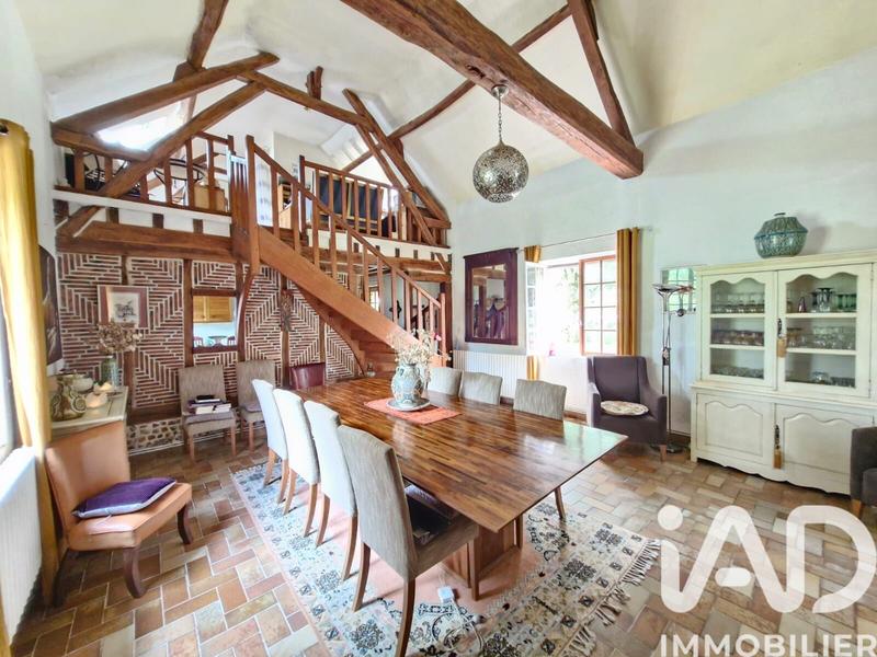 Maison - 200 m² - 11 pièces