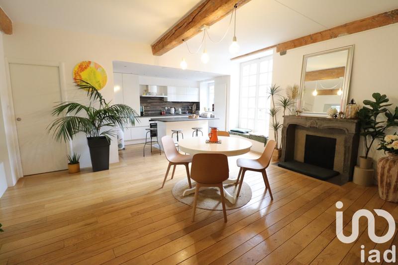 Maison - 262 m² - 7 pièces