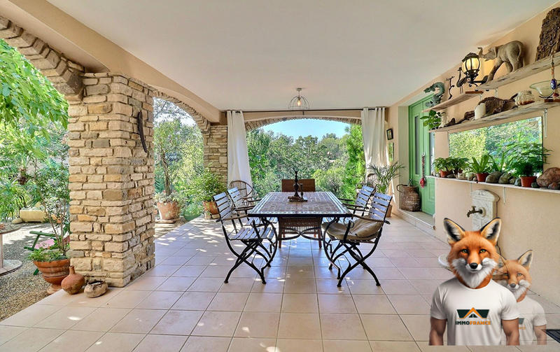 Maison traditionnelle - 266 m² - 10 pièces