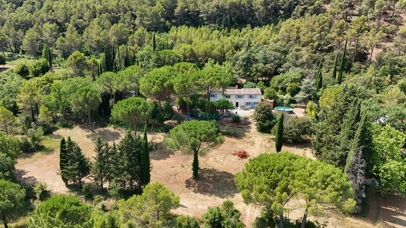 Maison - 200 m² - 8 pièces