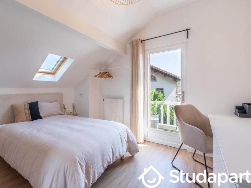 Chambre - 12 m² - 1 pièce