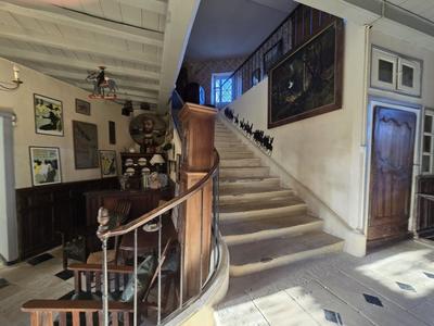 Maison - 625 m² - 13 pièces