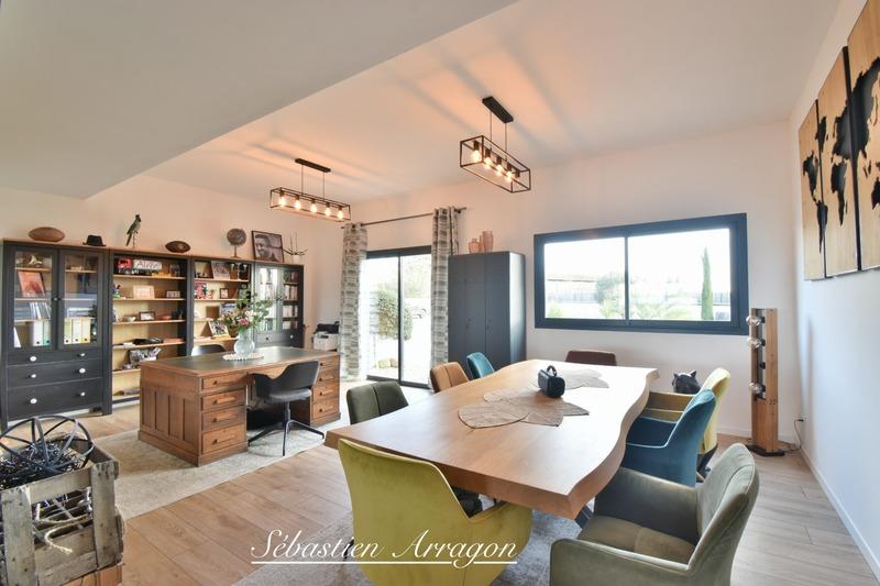 Maison - 212 m² - 6 pièces