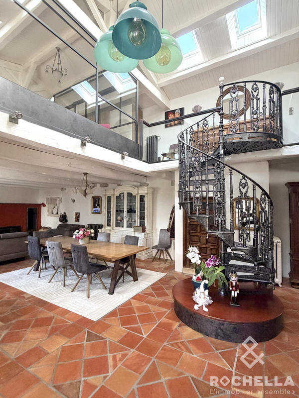 Maison ancienne - 195 m² - 5 pièces