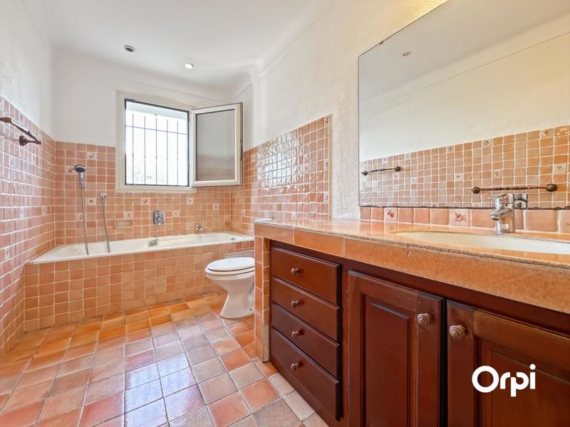 Villa - 180 m² - 4 pièces