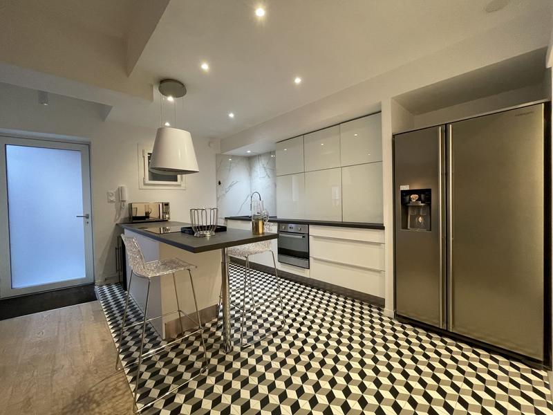 Appartement - 130 m² - 4 pièces