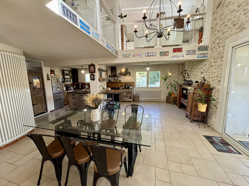 Mas - 240 m² - 8 pièces