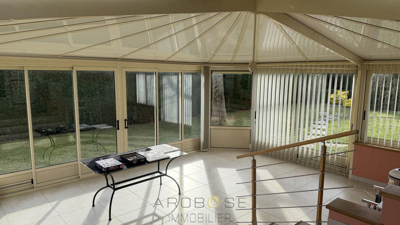 Maison traditionnelle - 220 m² - 7 pièces