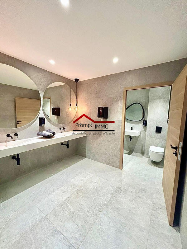 Villa - 240 m² - 6 pièces