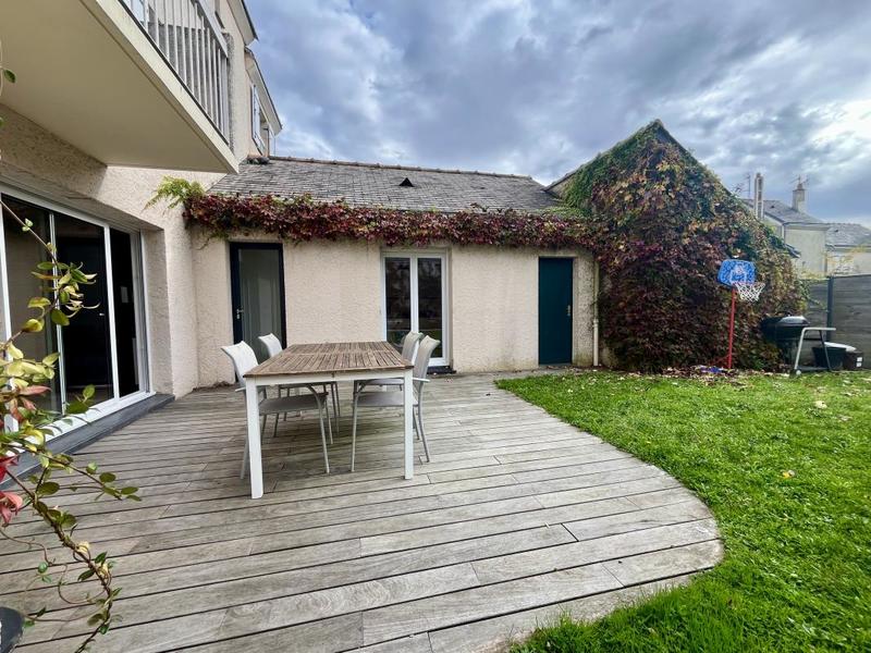 Demeure - 115 m² - 5 pièces