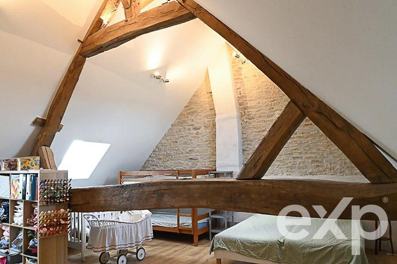 Maison - 330 m² - 13 pièces