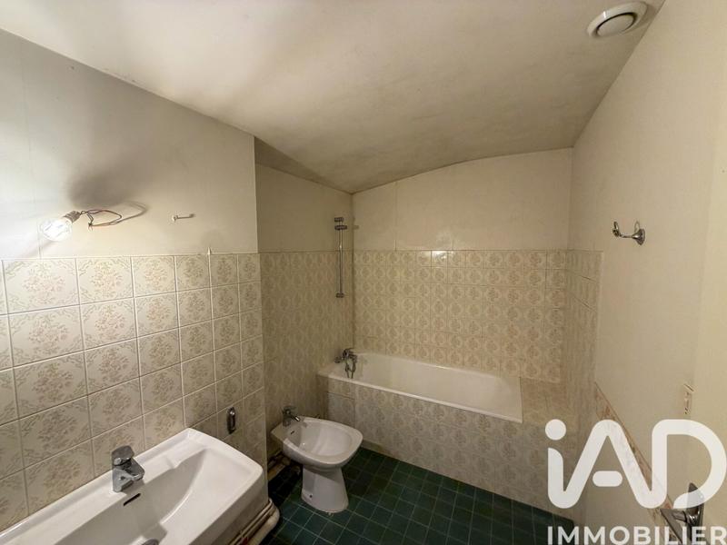 Maison de village - 257 m² - 17 pièces