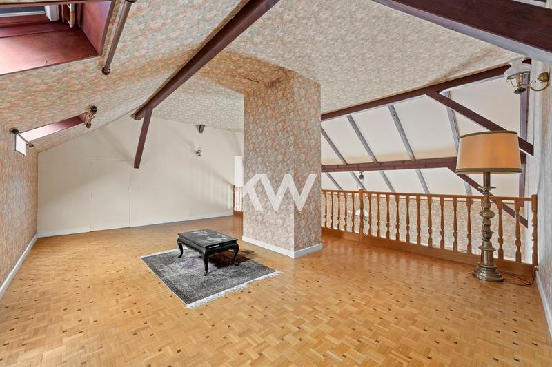 Maison - 424 m² - 9 pièces