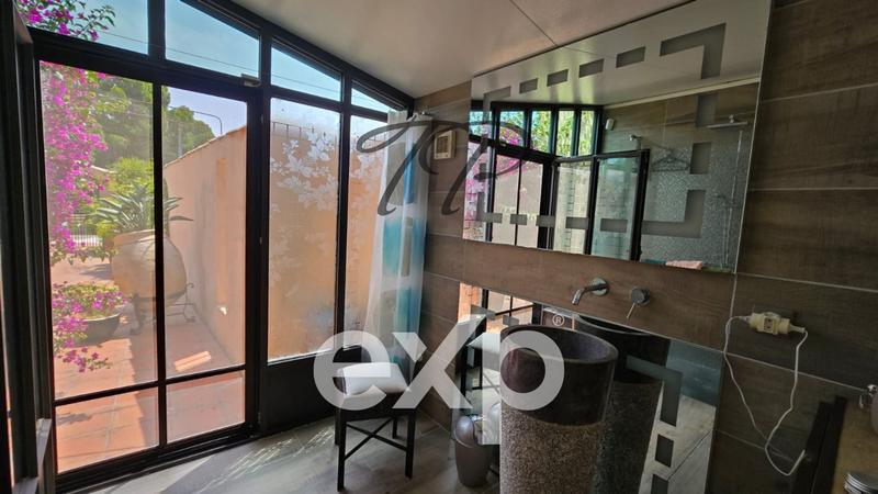 Maison - 230 m² - 7 pièces