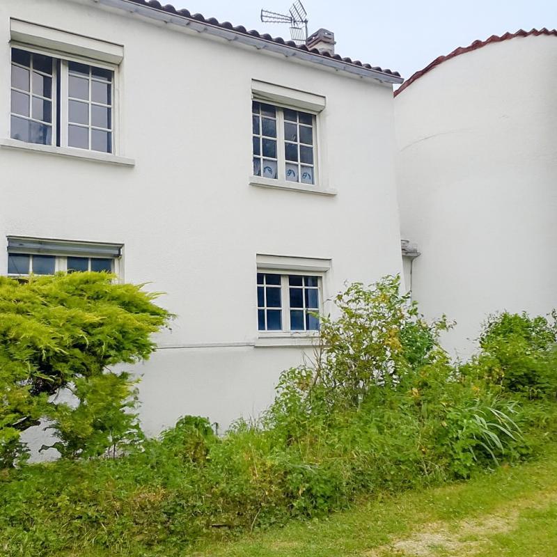 Maison - 180 m² - 7 pièces