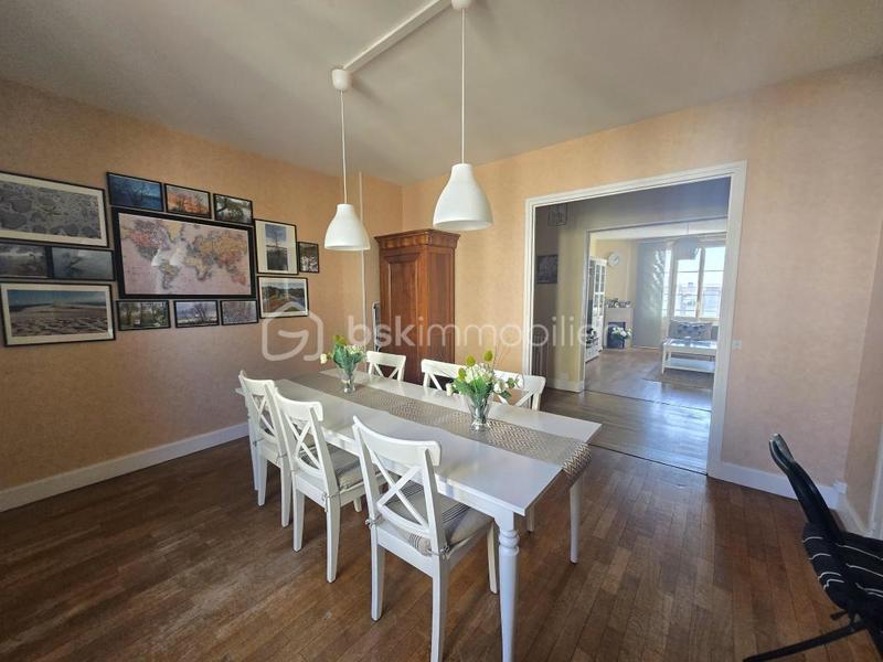 Appartement - 99 m² - 4 pièces