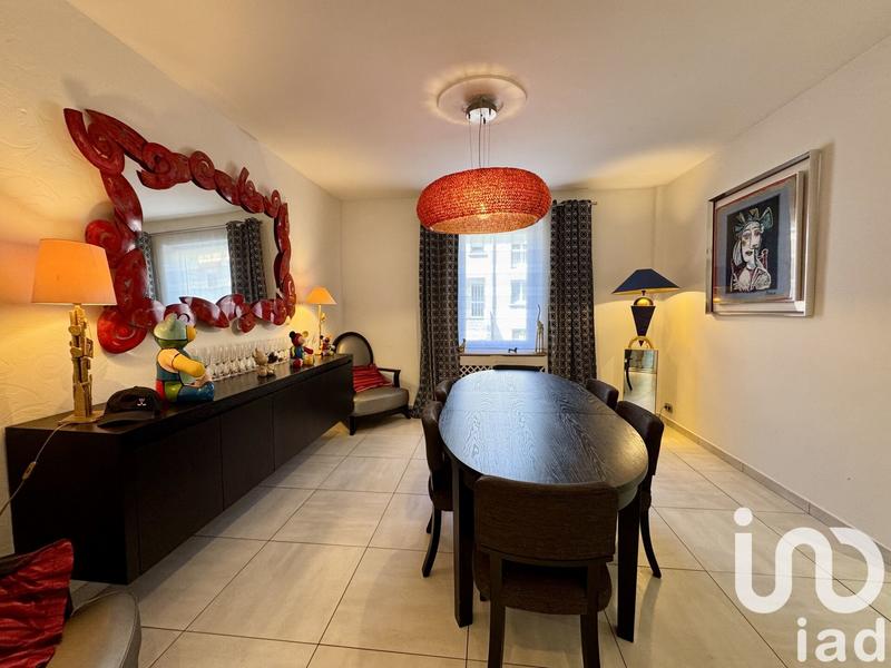 Maison - 257 m² - 12 pièces