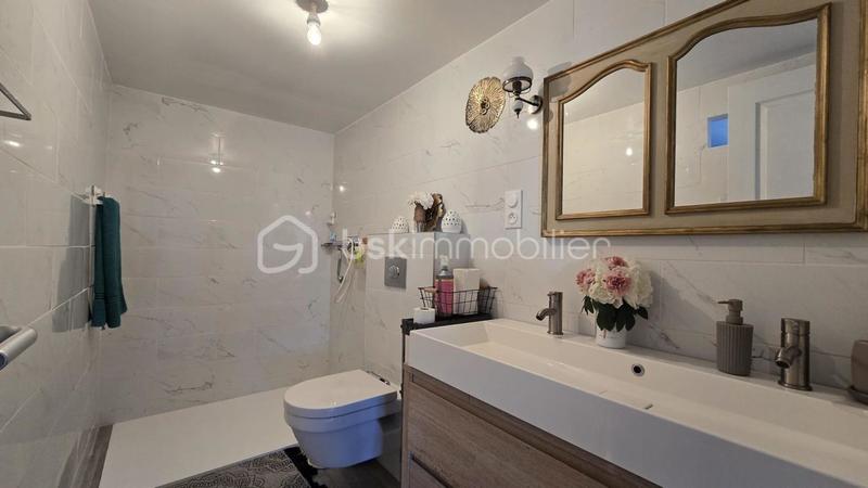 Maison traditionnelle - 144 m² - 7 pièces