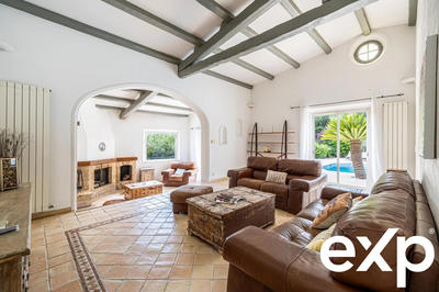 Villa - 256 m² - 8 pièces