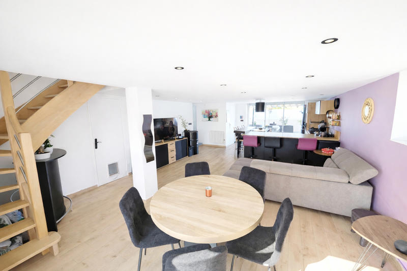 Maison - 142 m² - 5 pièces