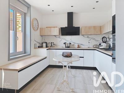 Maison - 214 m² - 10 pièces