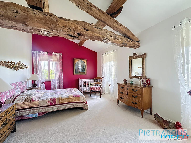 Maison - 320 m² - 7 pièces