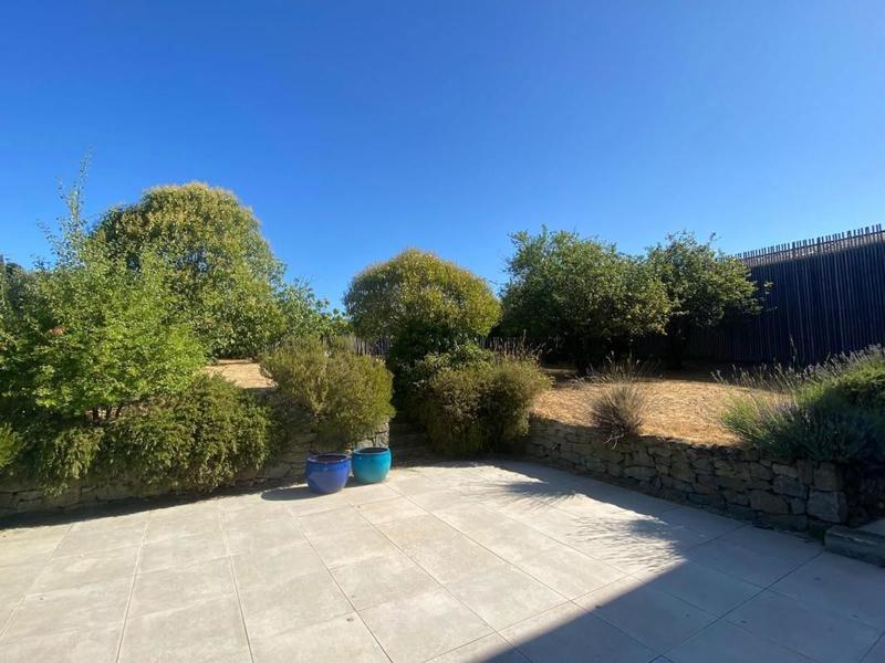 Maison - 240 m² - 8 pièces