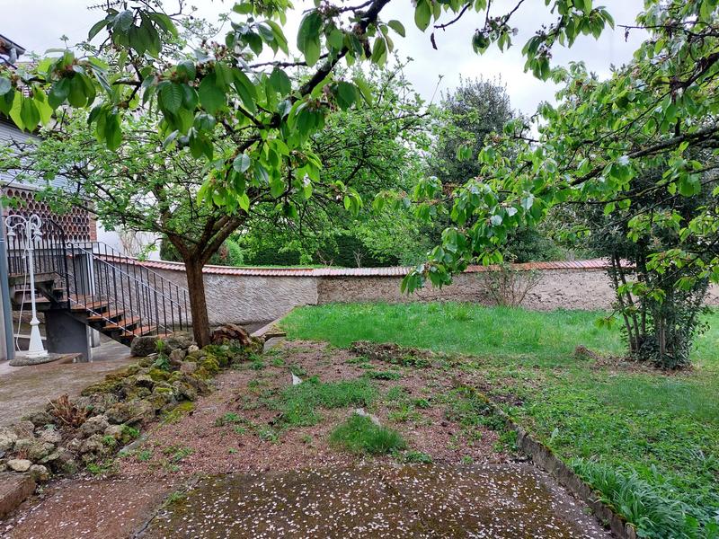 Maison - 221 m² - 8 pièces