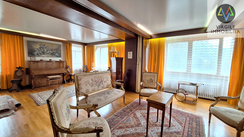 Maison - 477 m² - 18 pièces